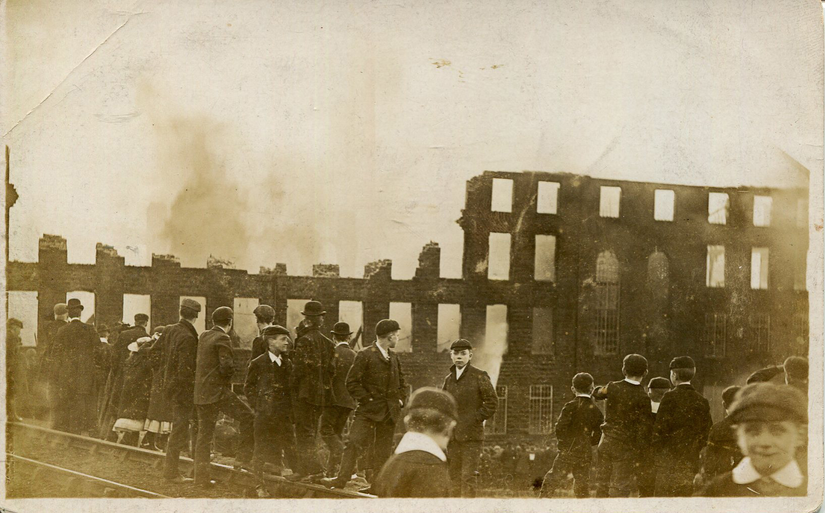 % Burnley Lodge Mill Fire oct 1903.jpg